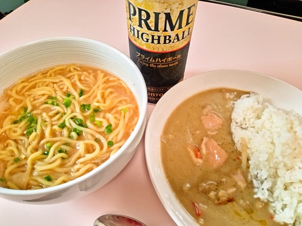 ローソンのグリーンカレーとセブンの冷凍ラーメン