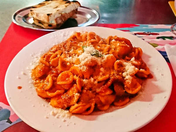 プルチネッラ＠京都・福知山のイベリコ豚のトマトソース・オレキエッテ