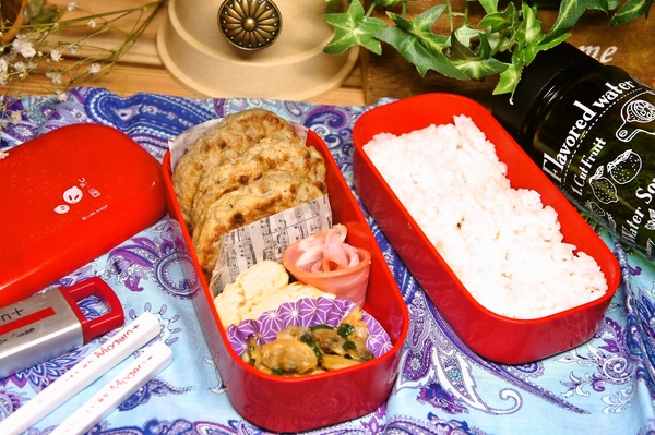 ハンバーグ＆アサリの出汁煮弁当de長男のランチ