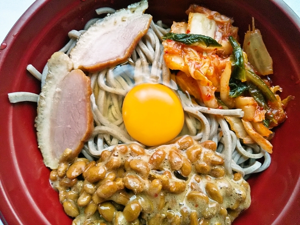 鴨ロース、キムチ納豆蕎麦