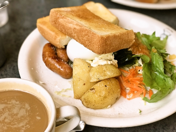 岐阜県多治見市の喫茶店“さいわい”