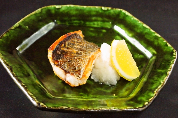 いと家のイサキの塩焼き