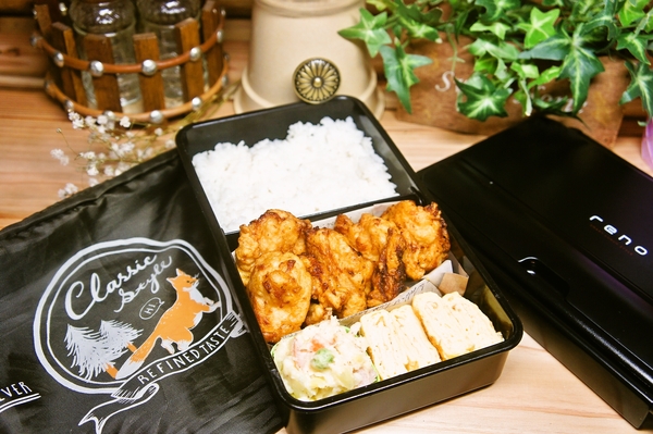 高校生男子、大好きなおかずばかりでお弁当