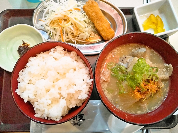 ボリューム満天のもつ煮定食♪
