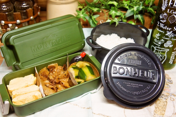 豚丼＆胡瓜の浅漬け弁当de長男のランチ