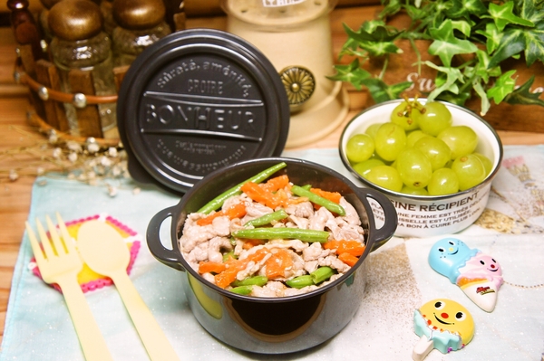 豚肉の中華丼＆シュガーワンシードレス弁当de長男のランチ