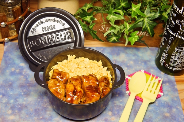 焼き鳥＆玉子そぼろの2色丼弁当de長男のランチ