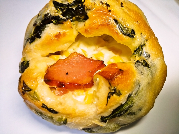 ほうれん草とクリームチーズのパン