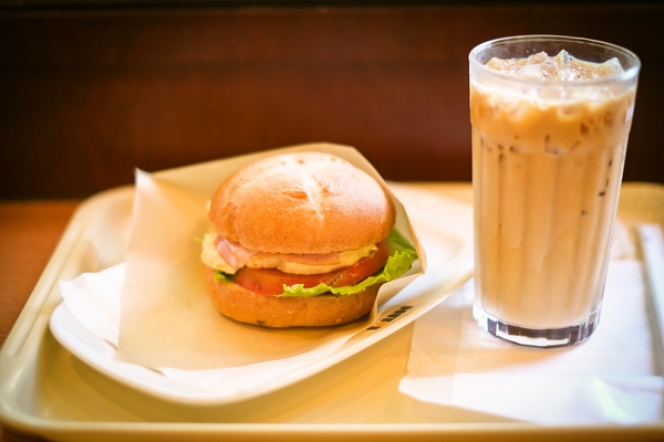 朝ごはん、今日も仕事を頑張りましょう！