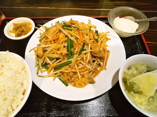 ホルモンにら炒めランチ