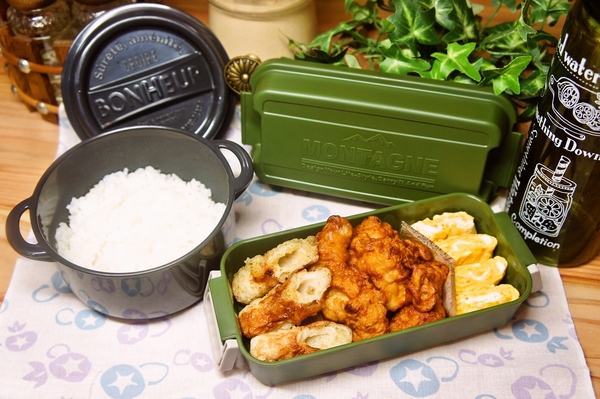 鶏胸肉の唐揚げ＆竹輪の磯辺揚げ弁当de長男のランチ