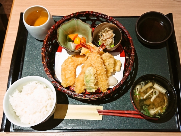 参乃ゑん＠京都・福知山の天ぷら海老Ｗ定食（税込９９０円）