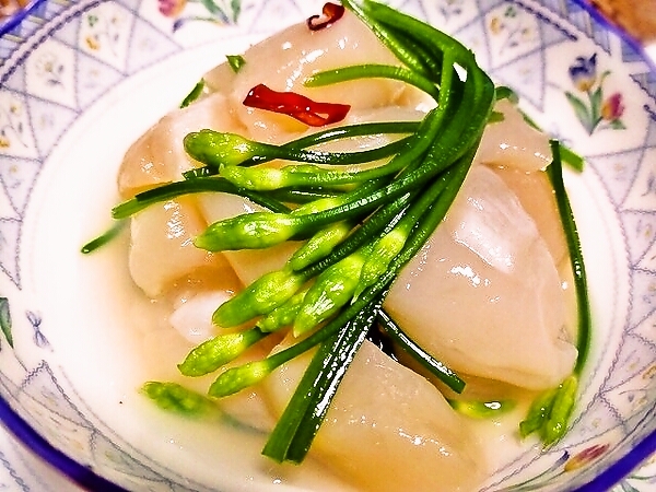 花ニラと帆立の和え物