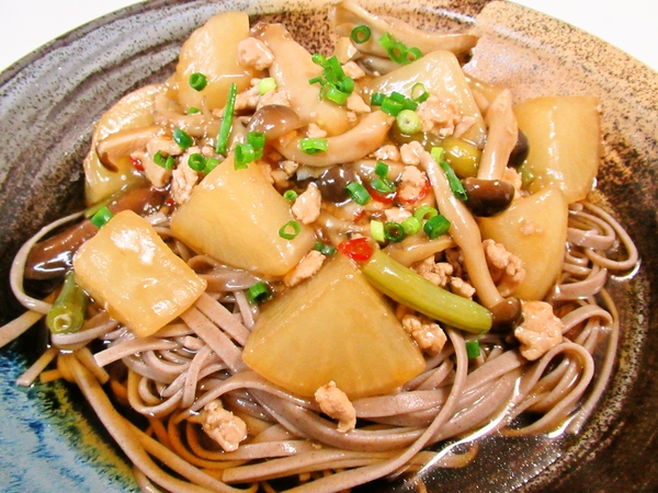 大根ときのこの鶏そぼろあんそば
