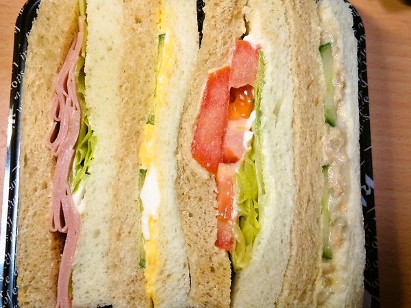 カラフルサンド