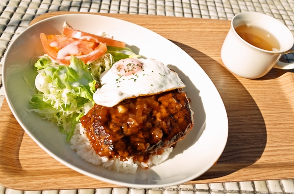 cafebar GINZA 328　ロコモコ丼