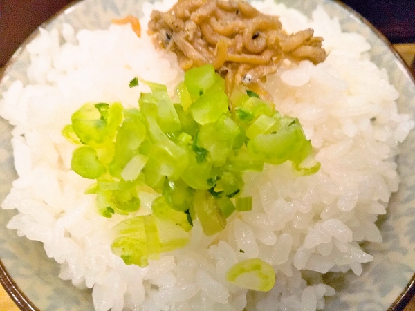 ちりめん山椒と漬物乗っけご飯