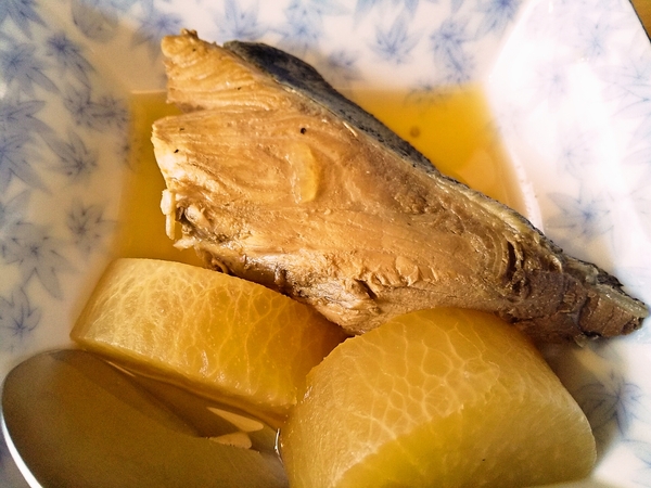 薄口醤油仕立てのブリ大根