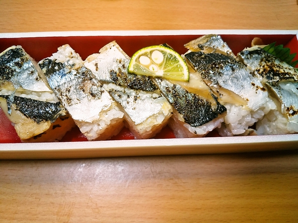 炙り〆さんま寿司