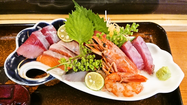 梁山泊たらふく＠京都・福知山の新鮮お造り盛合せ