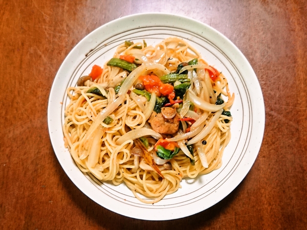 冷蔵庫にあるもんでパスタ