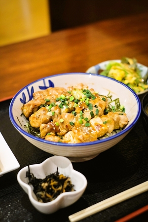 焼き鳥丼