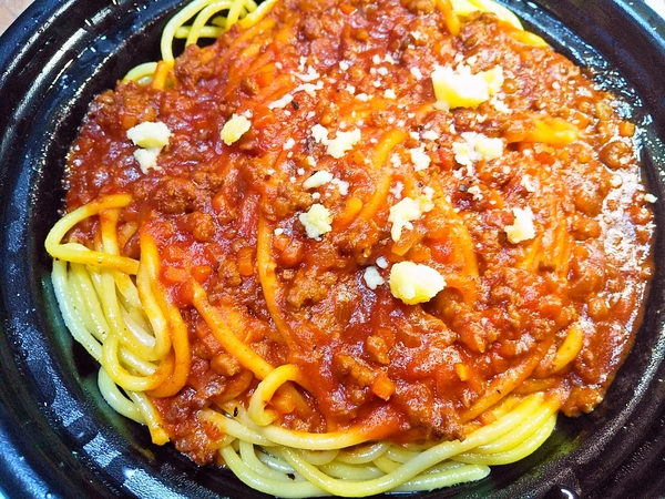 パンチョのﾒメガ盛り600gミートスパ