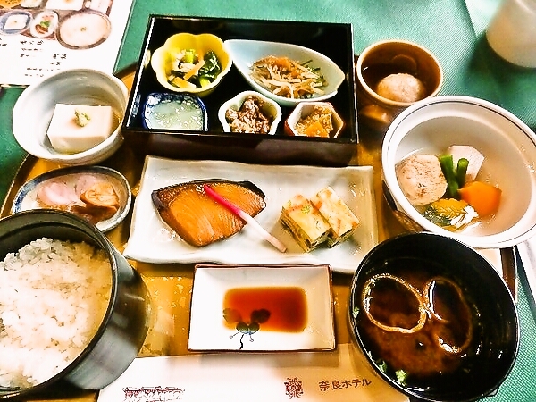 ホテルの和朝食