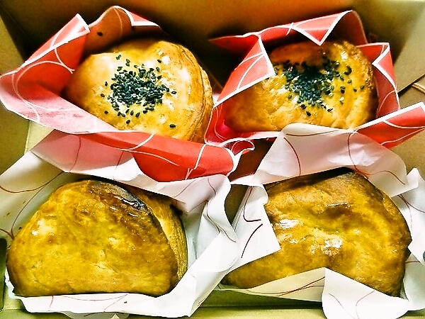 ＲＩＮＧＯのアップルパイと芋のパイ