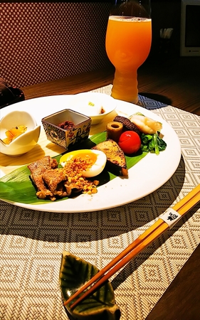 お通しとクラフトビール(IPA)