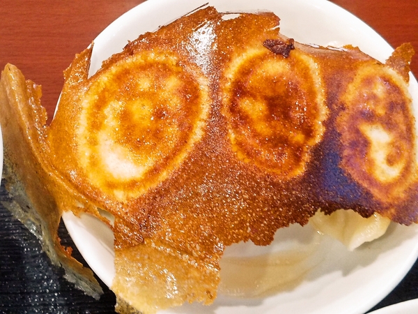 蒲田の羽根付ジャンボ餃子