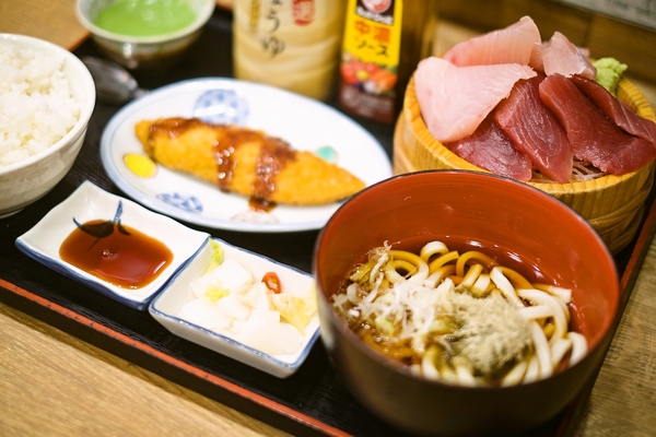 まぐろ2種盛り定食