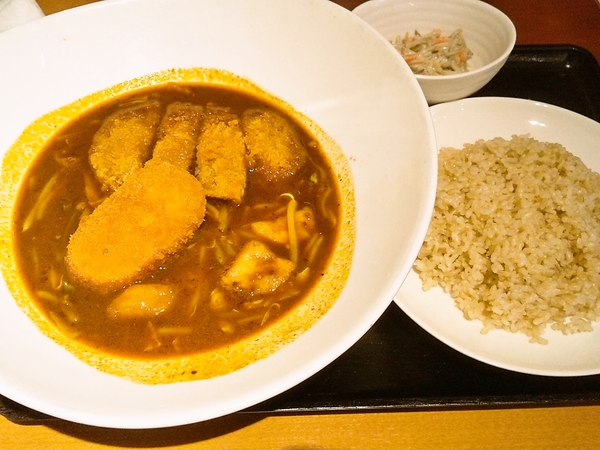 牛サガリカツとクリームコロッケのスープカレー