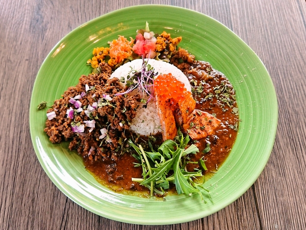 ガルミー＠京都・福知山の今週のカレーとドライキーマのあいがけ