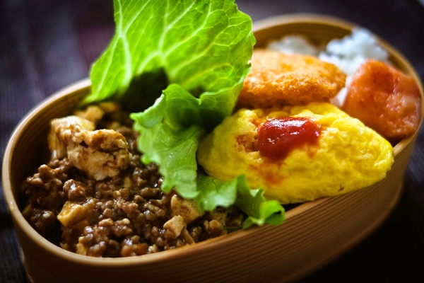 麻婆豆腐を詰めて。