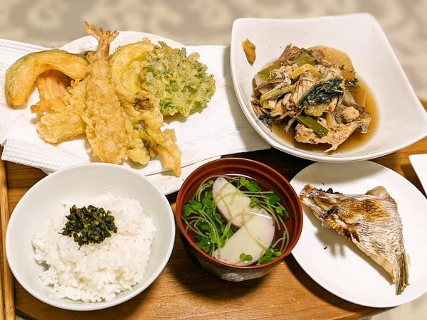 まぜ庄内飯の蓬莱にて