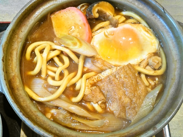 麺バキバキな味噌煮込みうどん