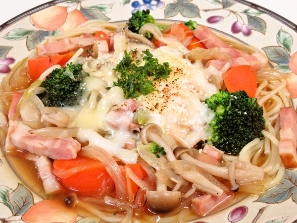 オニオングラタンスープ風パスタ