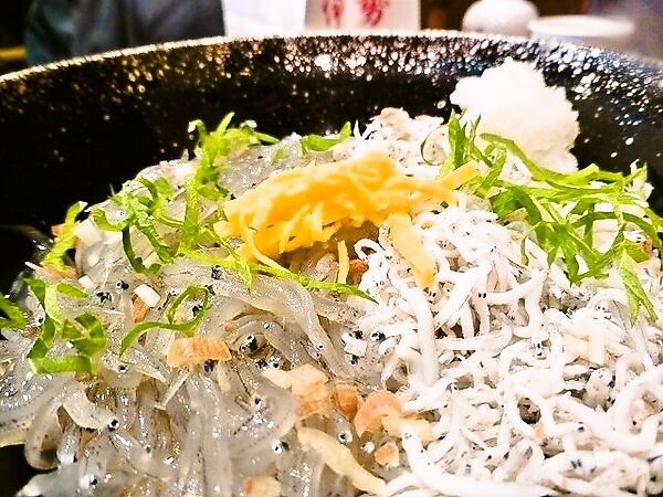 生しらすと釜揚げしらす丼