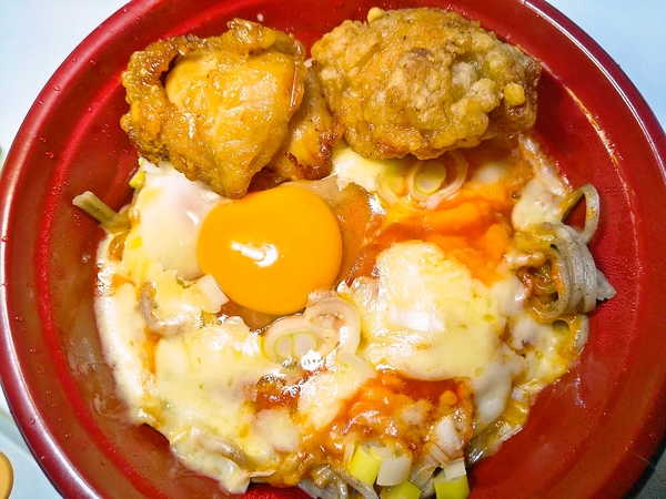 朝から唐揚トマトチーズ蕎麦