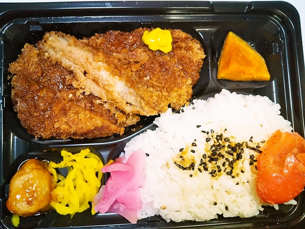 ロースカツ弁当390円