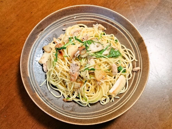 休日恒例、ありあわせのもんでスパゲティを作ってみた