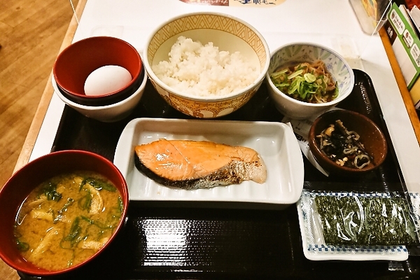 デラックス鮭朝食