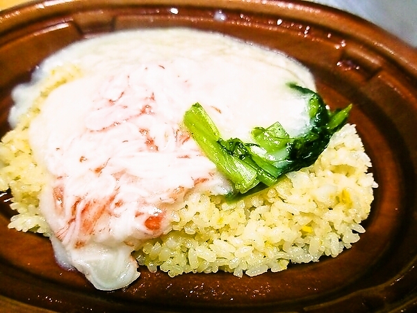 ローソンの「南京町監修　カニカマあんかけ炒飯」