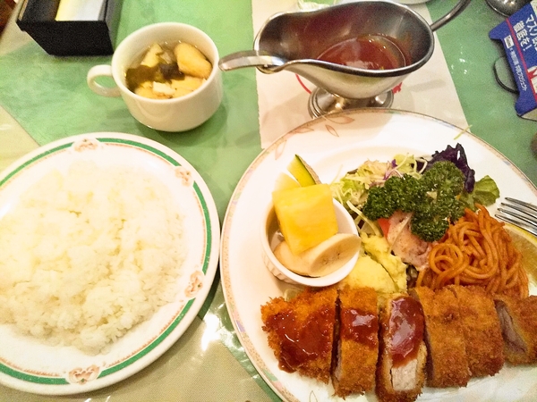 昭和チックなポークｶﾂﾚﾂ