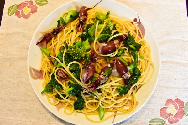 ホタルイカと菜の花のパスタ