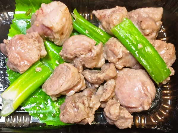 豚タン下の塩胡椒炒め