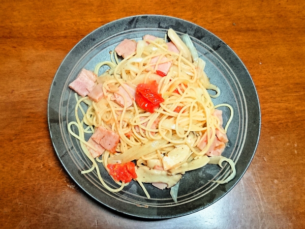 お昼はパスタを作ってみた♪