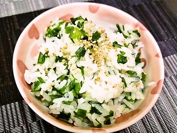 春の香り　「セリのご飯♪」