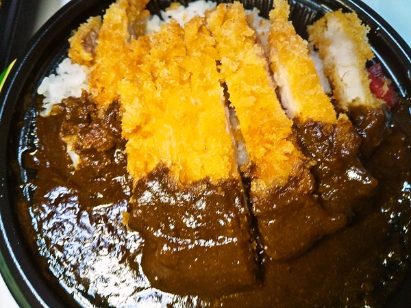 ブラックカツカレー